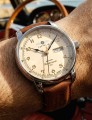 zeppelin-9664-5-mediterranee-uhr-hand-model1.jpg
