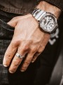 gm-2110d-7aer_or02_wristshot_web.jpg