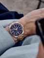 241950_hand.jpg