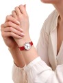 mse.26110.lcv-fl-model-hand.jpg