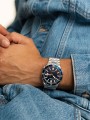 nj0230-59l_hand.jpg